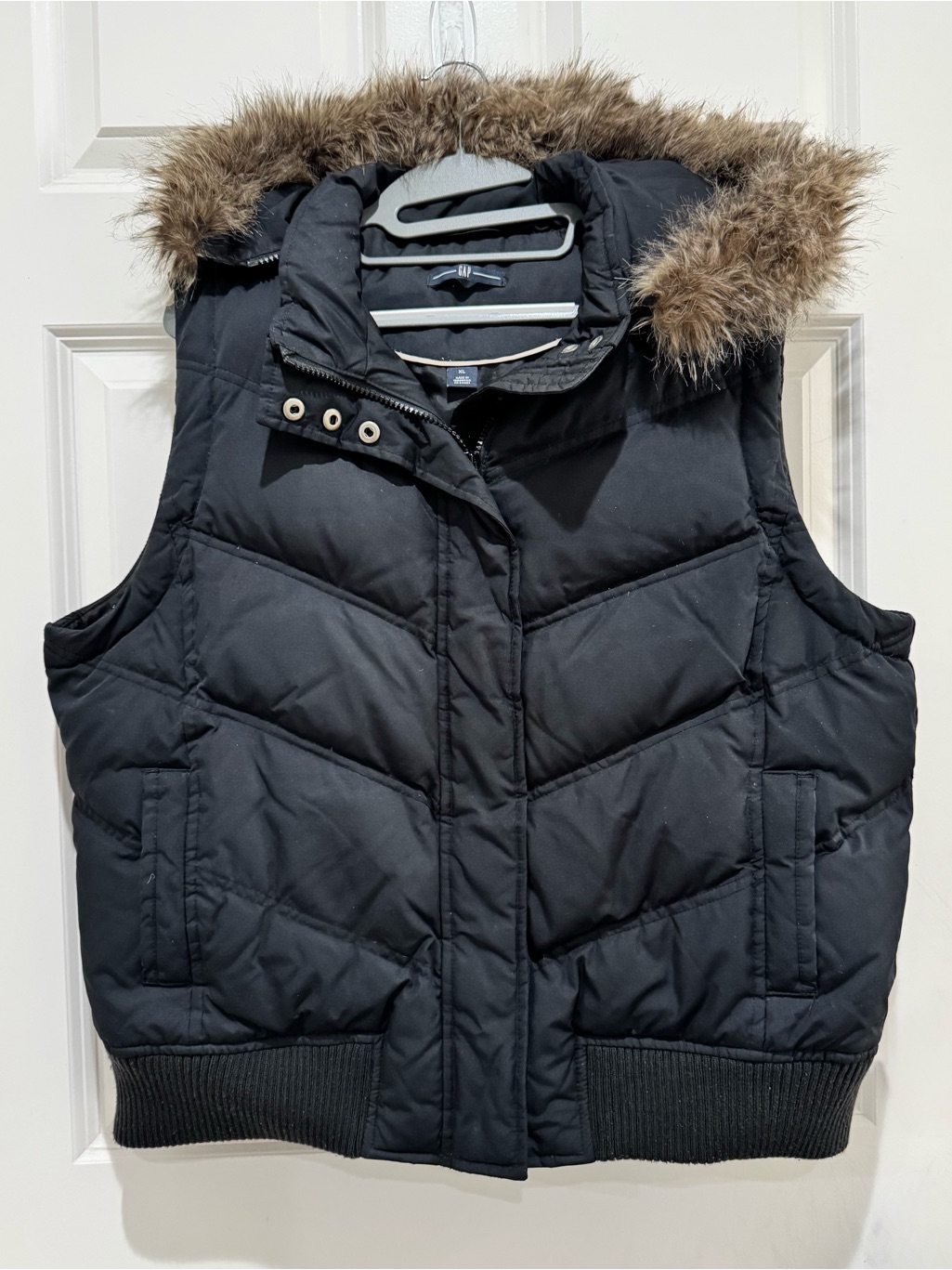 Gap Women’s Black Quilted Hoodie Puffer Vest W Removable Faux Fur Hood Trim Xl